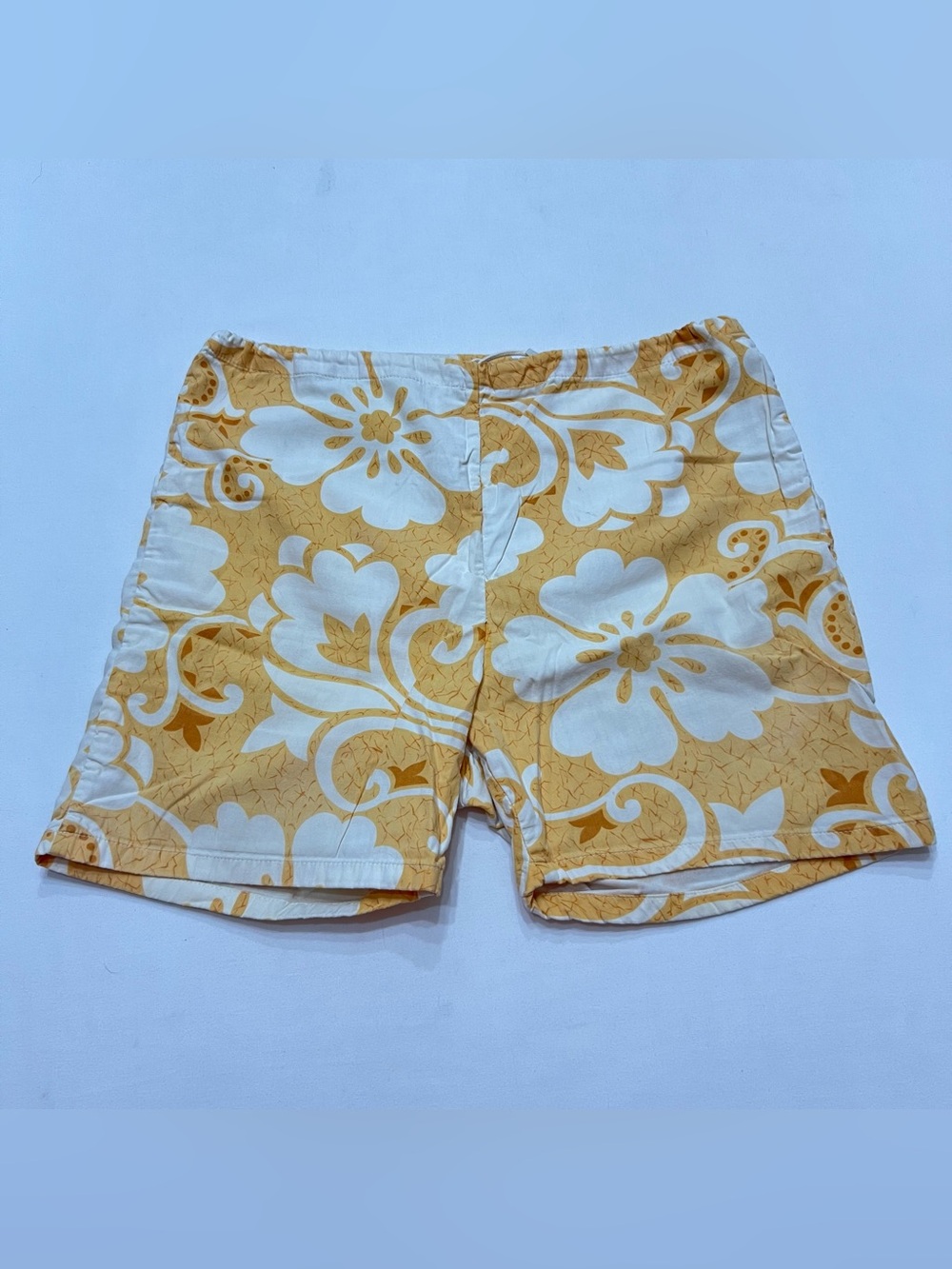 Vintage Hawaiian Aloha Shorts Mens Yellow White Floral Beachwear
